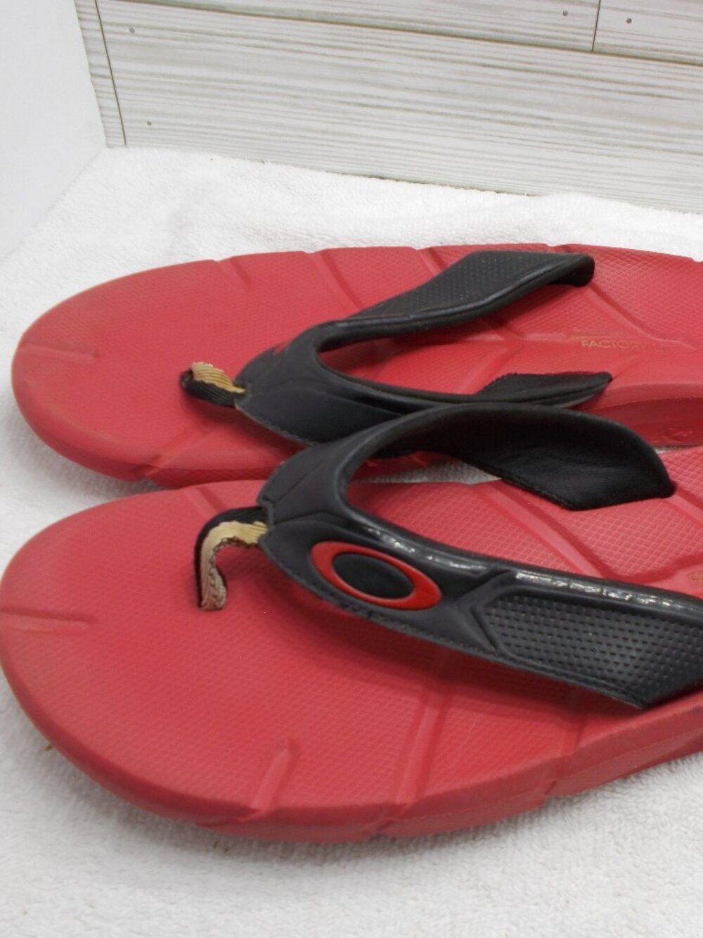 Oakley Men's Flip Flop Sandals Size 10